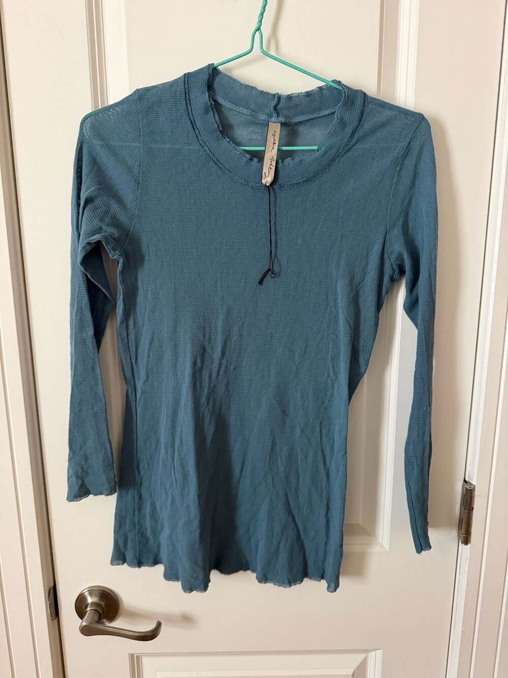 Cynthia Ashby Long Sleeve Ribbed Top Blue Raw Edge